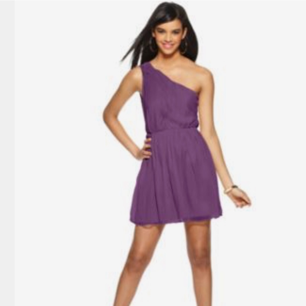 One shoulder pleated rosette mini dress